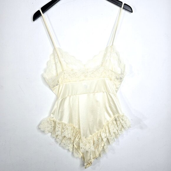 Vintage JCPenny Light Yellow Lace Ruffle Teddy Satin Sleep Romper Lingerie USA - Picture 6 of 9